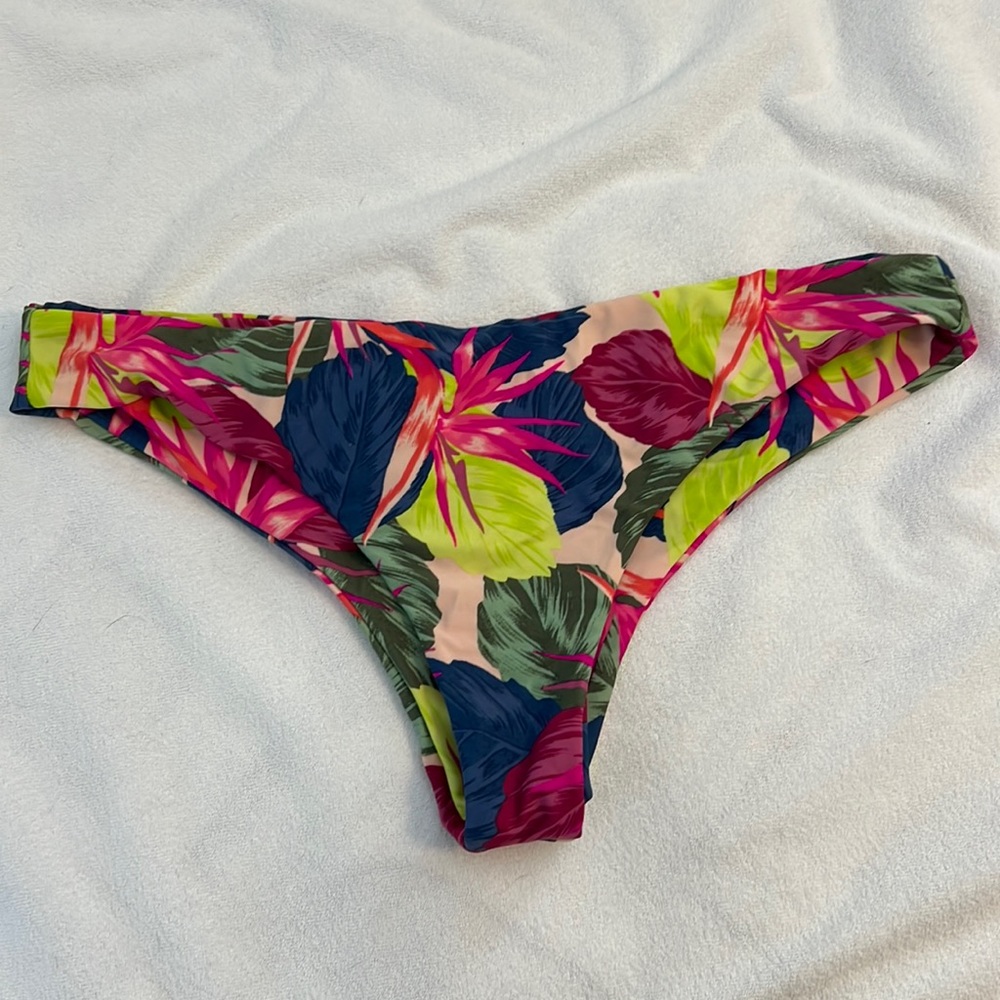 High cut bikini bottoms